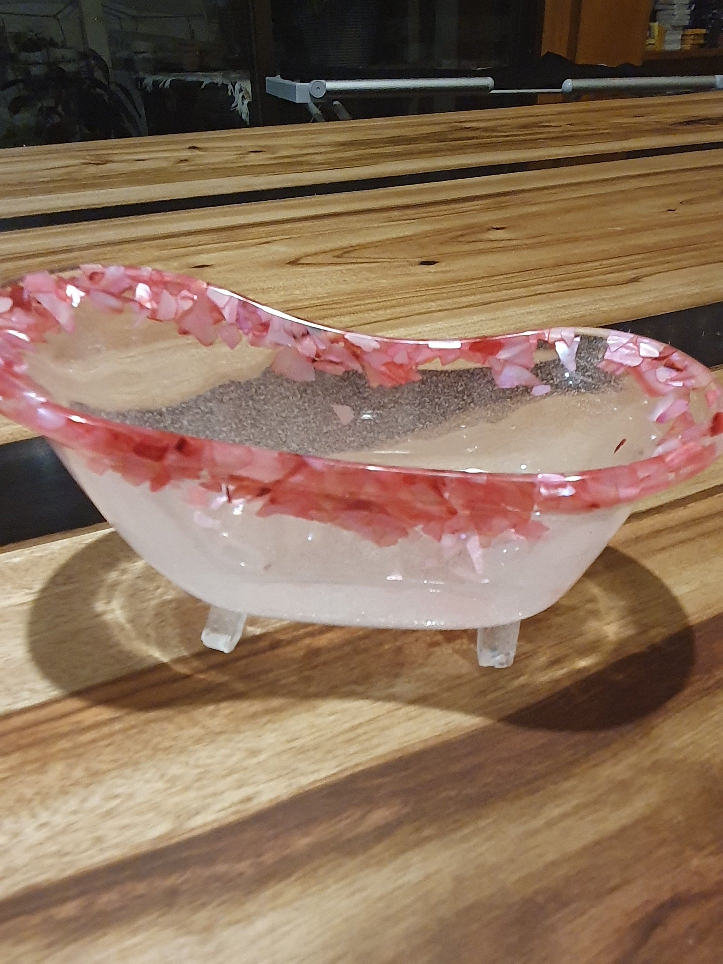 Resin bathtub soap holder