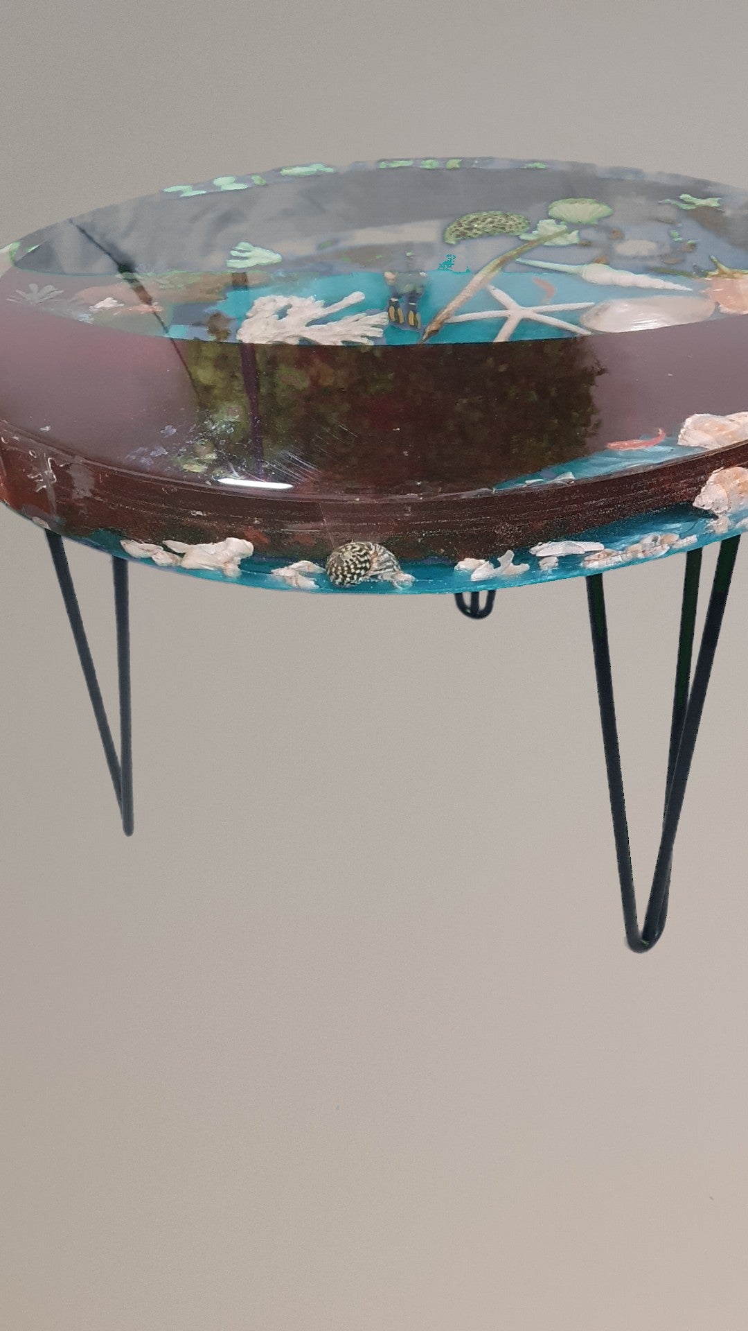 Round Resin River Coffee Table